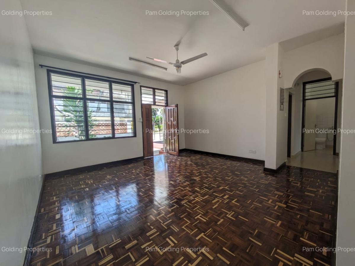 4 Bed Townhouse in Nyali Area - 2