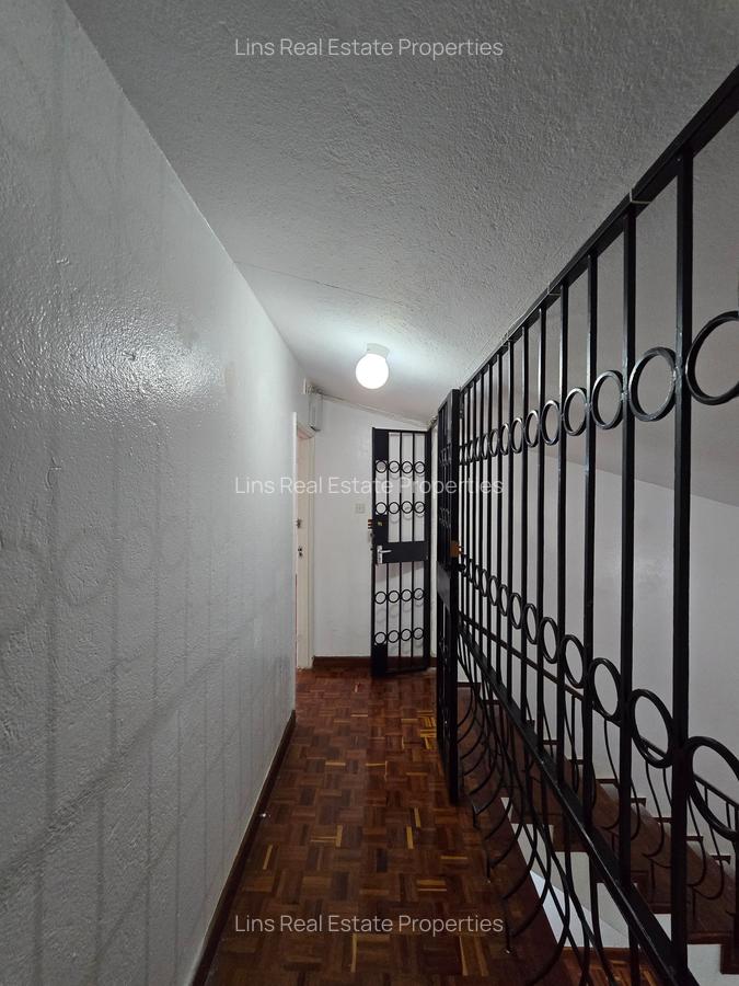 4 Bed House with En Suite in Hill View - 11