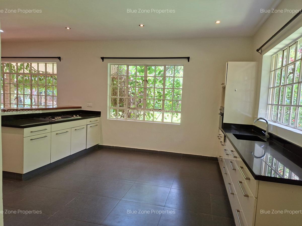 3 Bed Villa with En Suite at Off Ridgeways Rd - 9