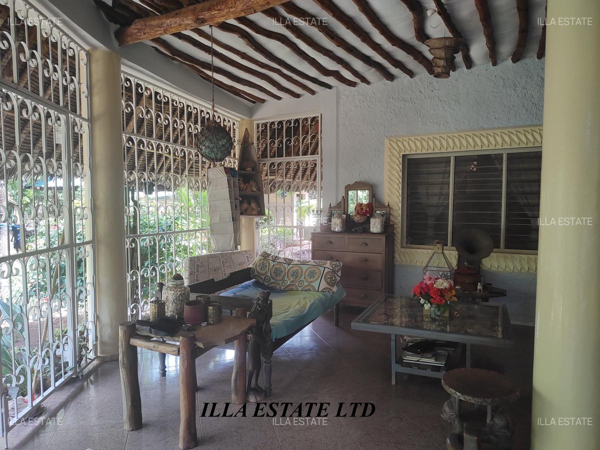 3 Bed Villa with En Suite at Diani Beach Road - 5
