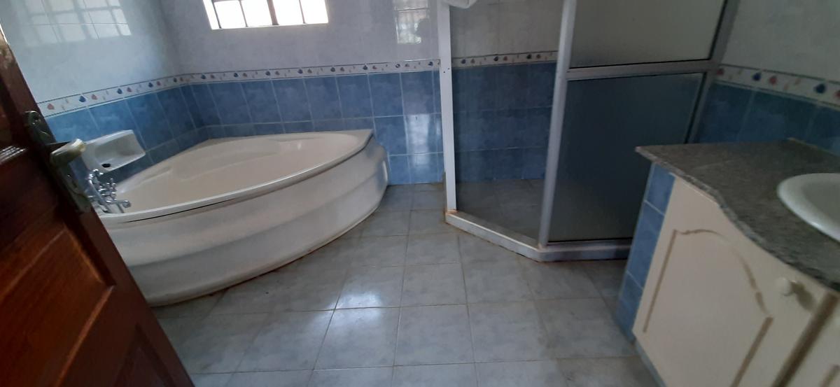 4 Bed Townhouse with En Suite in Westlands Area - 17