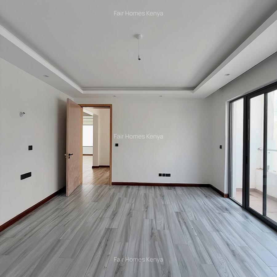 6 Bed Townhouse with En Suite at Lavington Green - 5