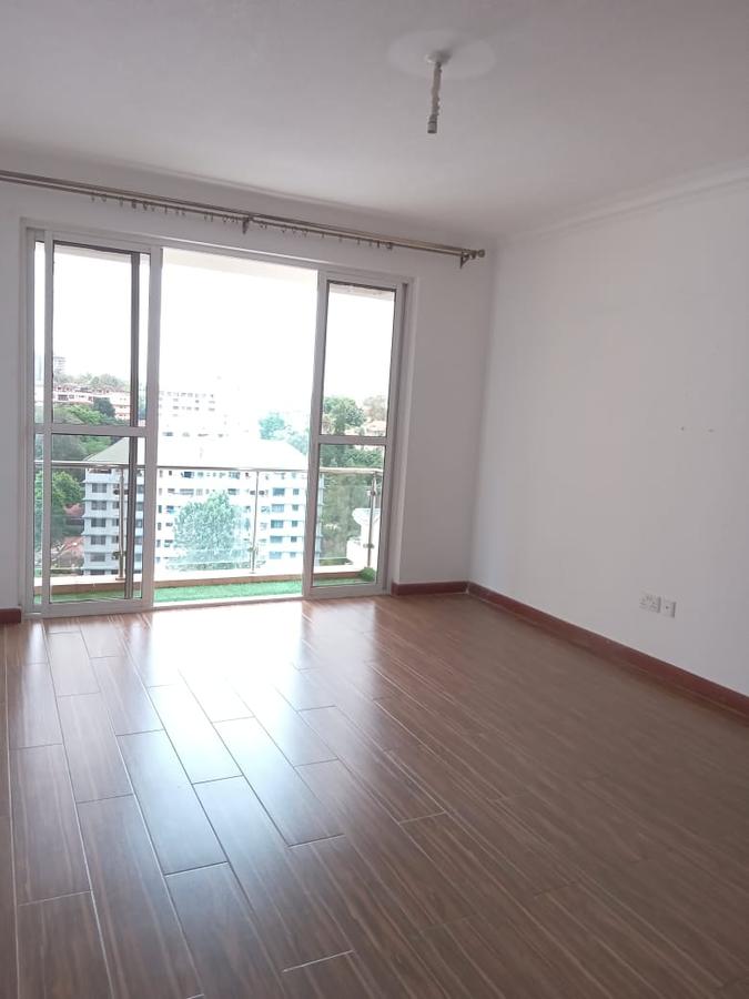 3 Bed Apartment with En Suite at Riverside Drive - 4