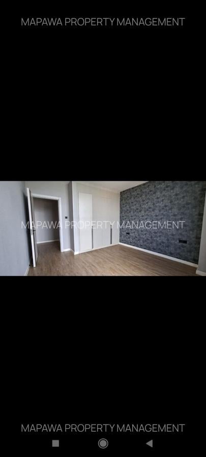 3 Bed Apartment with En Suite in Brookside - 5