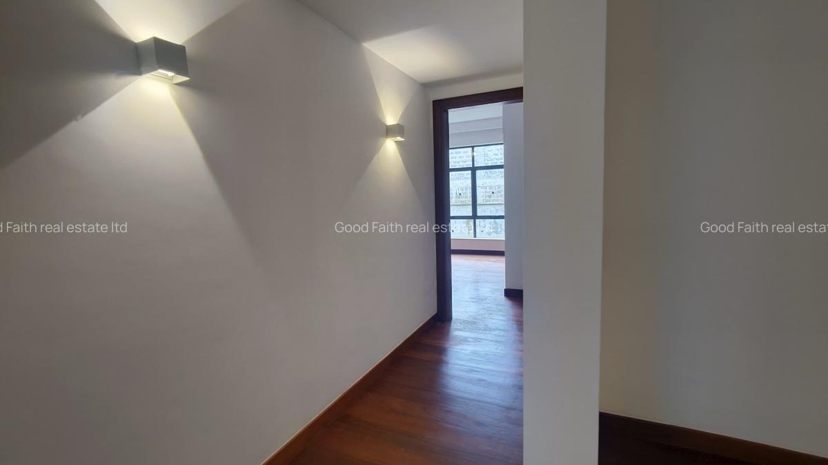 4 Bed House with En Suite at Two Rivers - 11