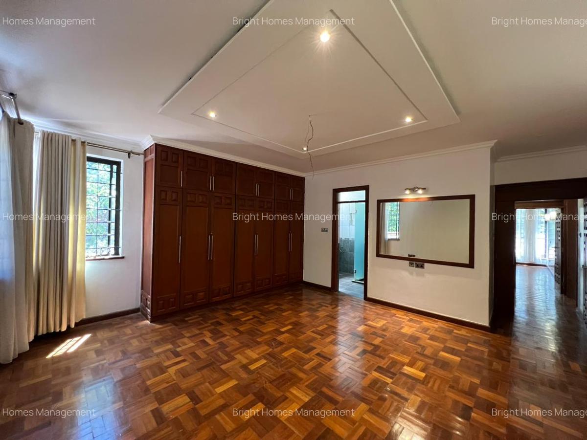 4 Bed Villa with En Suite in Spring Valley - 7