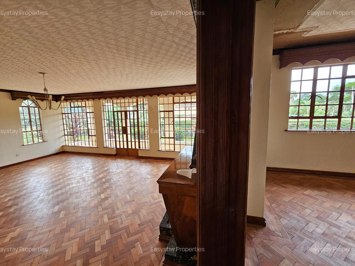 5 Bed House with En Suite in Runda - 4