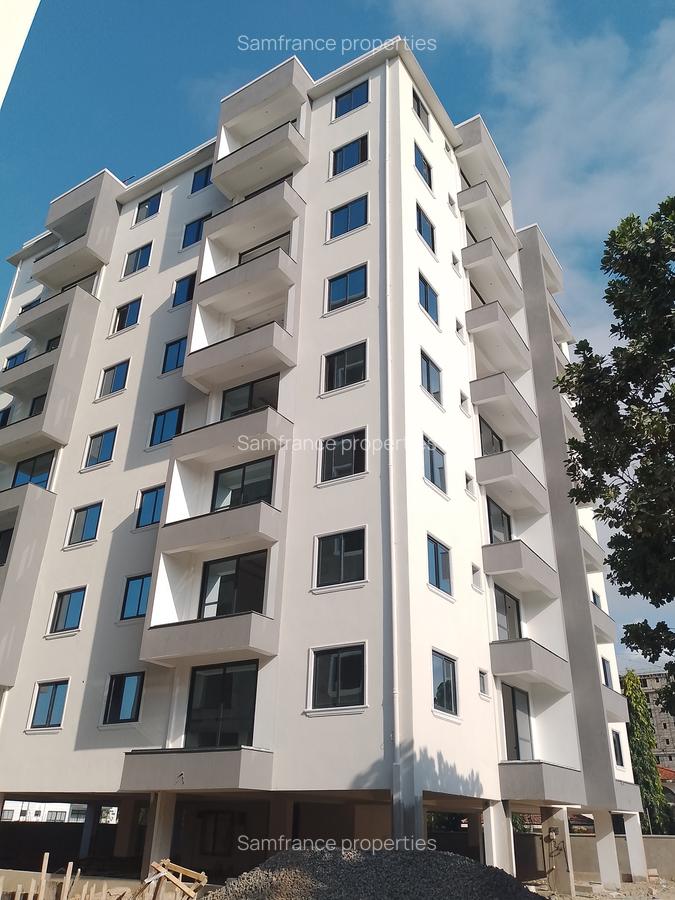 3 Bed Apartment with En Suite at Moyne Drive - 4