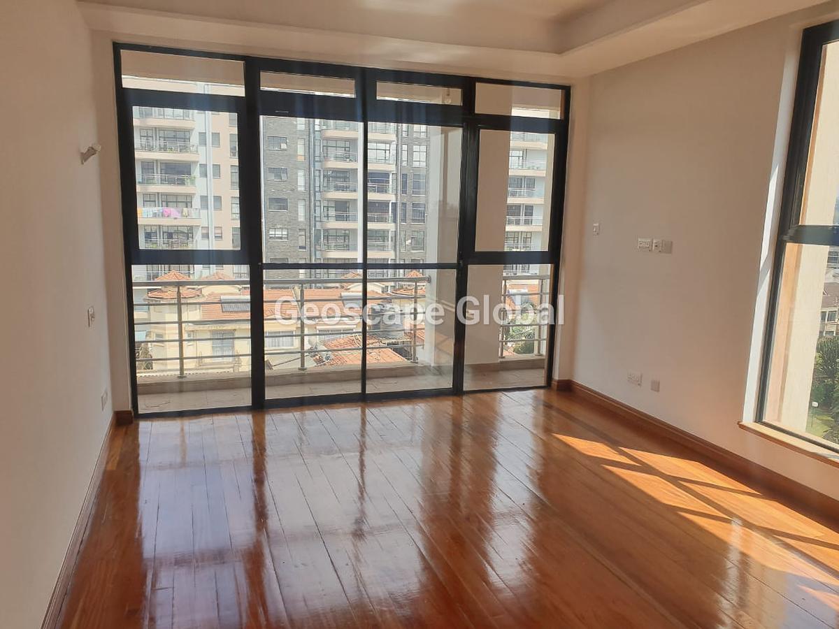 4 Bed House with En Suite in Westlands Area - 4