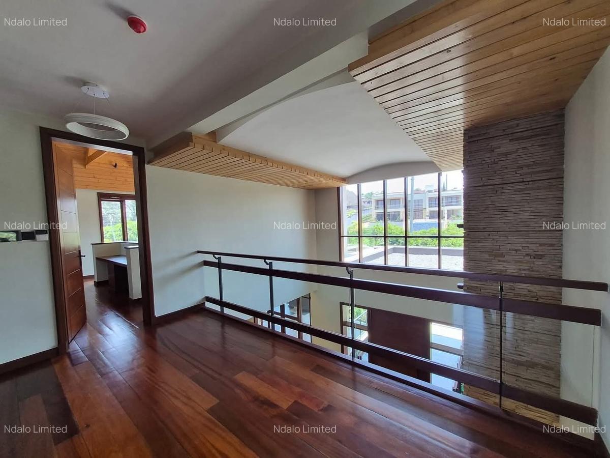 5 Bed House with En Suite at Runda - 16