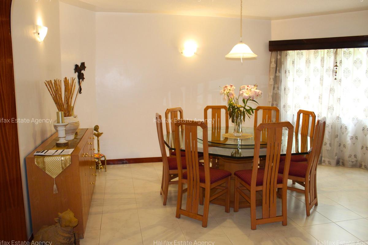 4 Bed Apartment with En Suite in Brookside - 8