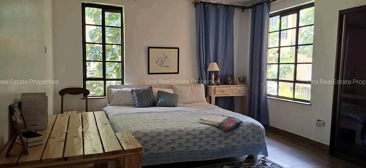 4 Bed Townhouse with En Suite in Kyuna - 8