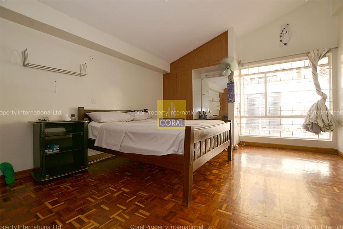 4 Bed Townhouse in Rhapta Road - 13