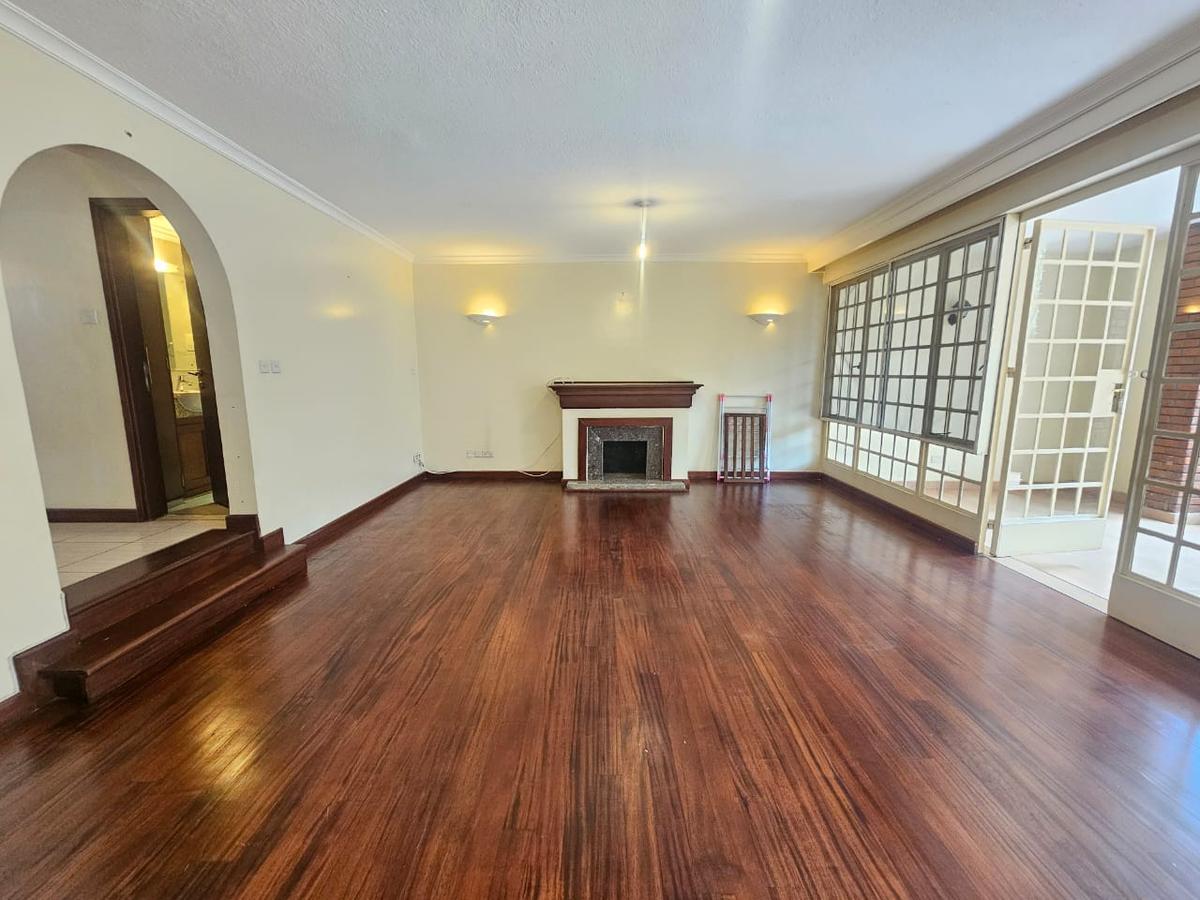 4 bed apartment with en suite in riverside