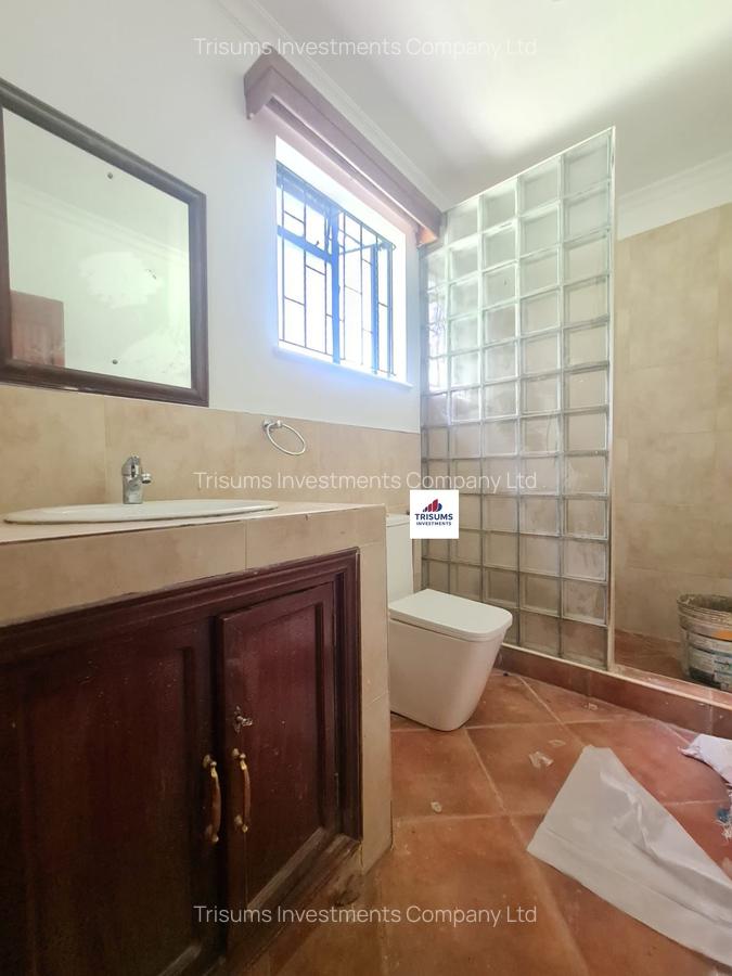 5 Bed House with En Suite in Kitisuru - 12