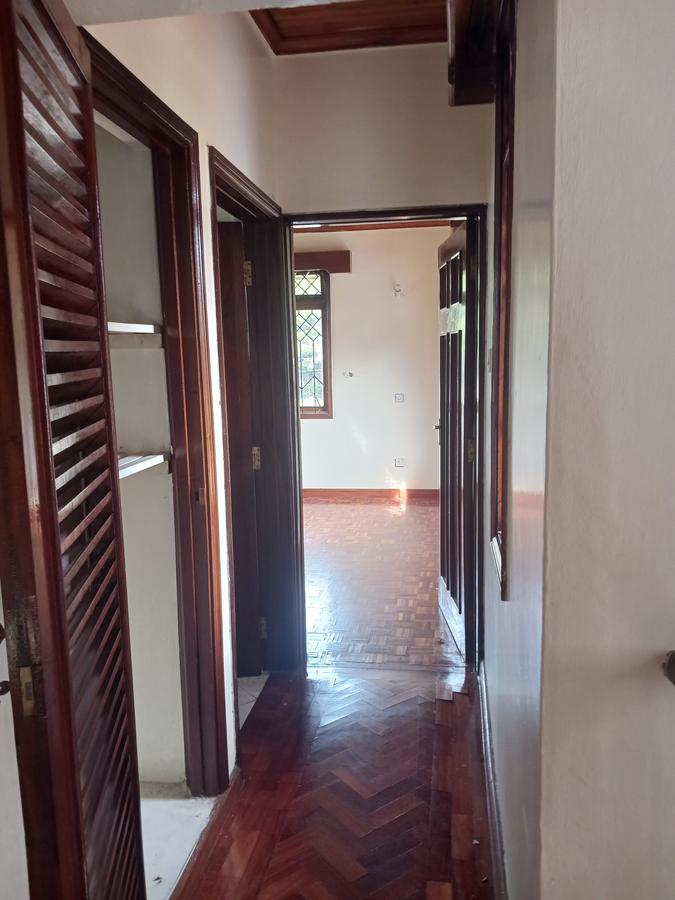 4 Bed House with En Suite at Lavington - 13