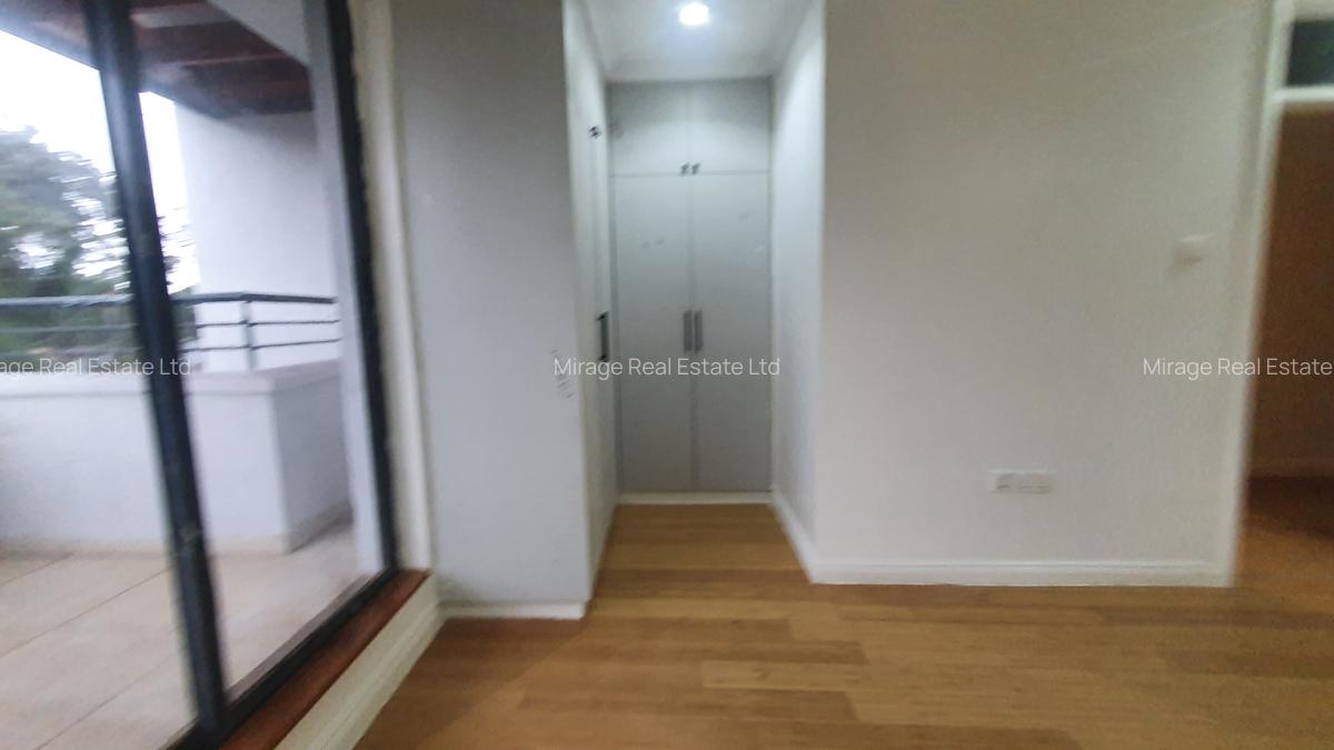 4 Bed Villa with En Suite in Lavington - 7