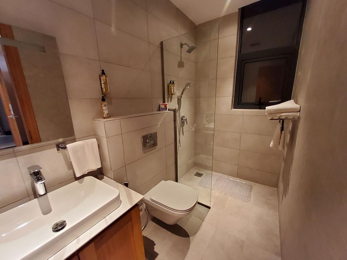 Serviced 2 Bed Apartment with En Suite in Westlands Area - 12