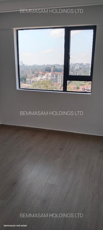 2 Bed Apartment with En Suite at Waiyati Way - 17