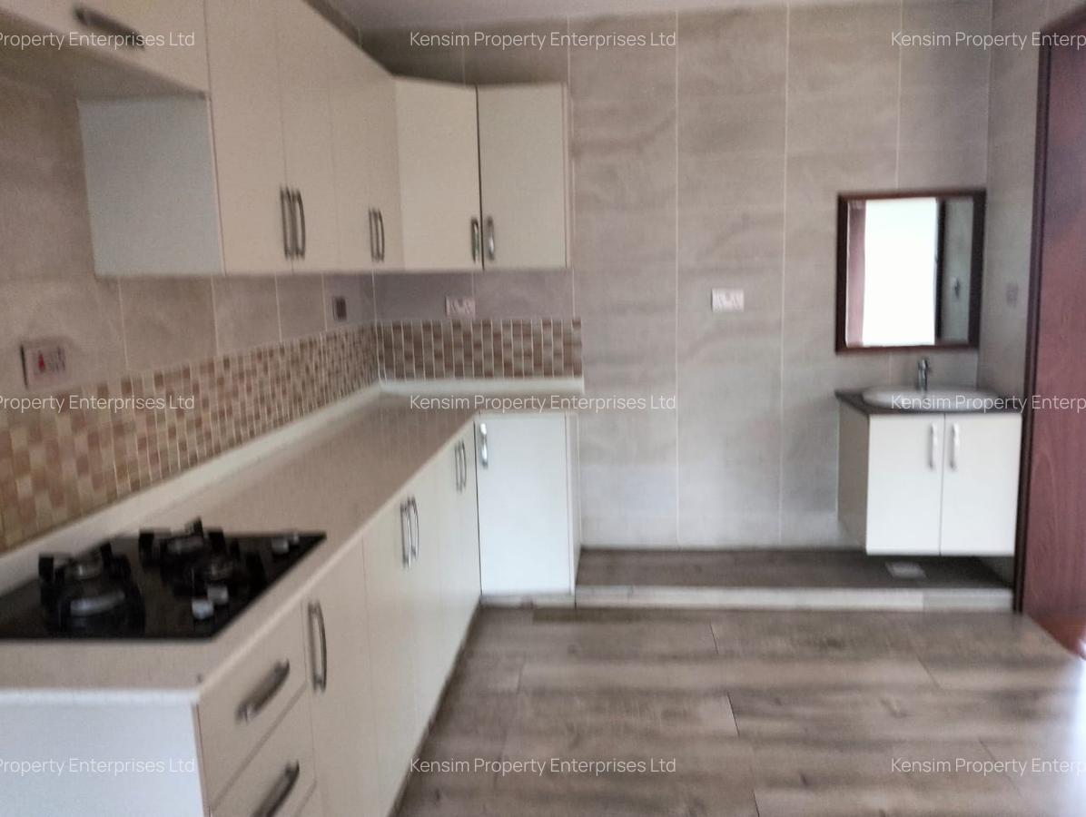 5 Bed Townhouse with En Suite in Runda - 10