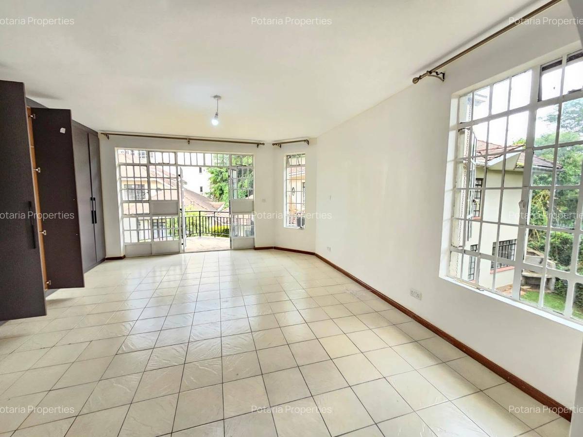 4 Bed Townhouse with En Suite in Spring Valley - 7