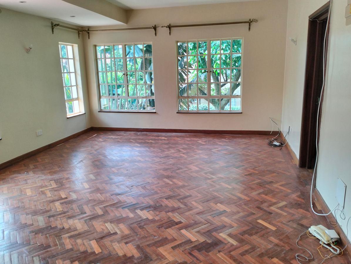 5 Bed Townhouse with En Suite in Lavington - 5