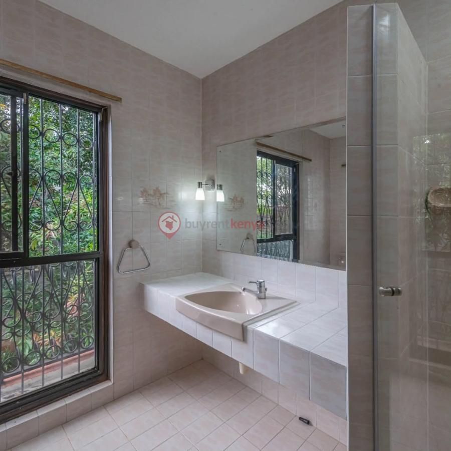 5 Bed House with En Suite at Old Muthaiga - 11