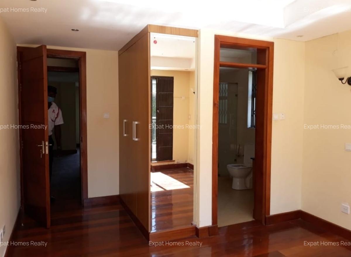 5 Bed Villa with En Suite in Lavington - 5