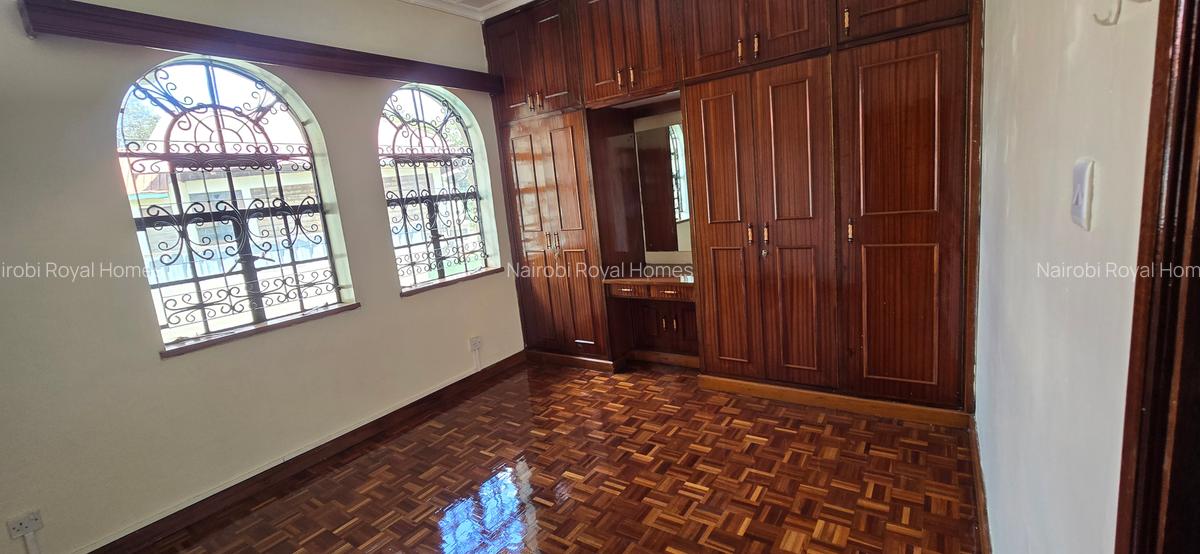 4 Bed Townhouse with En Suite at Lavington Green - 10