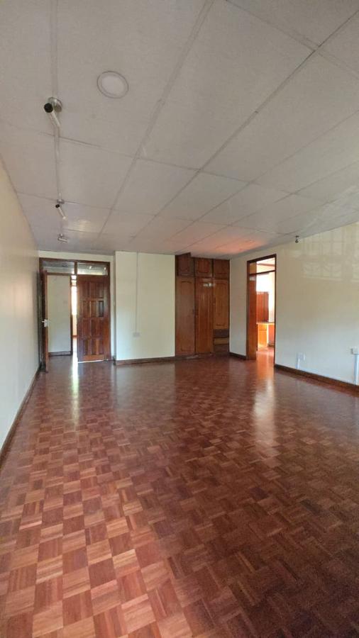 5 Bed House with En Suite at Ring Road - 17
