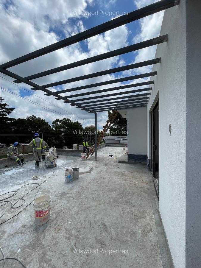 5 Bed Villa with En Suite in Kyuna - 11