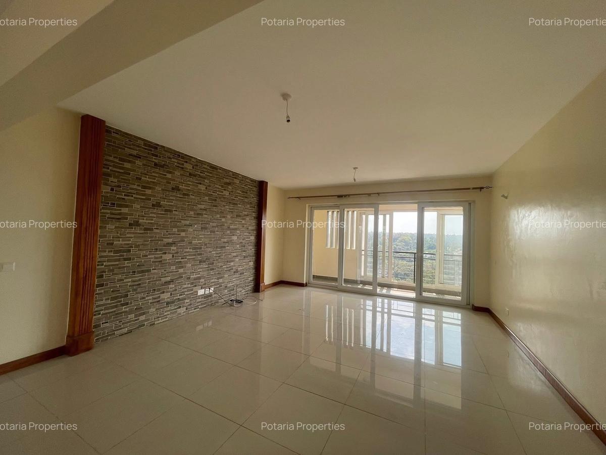 4 Bed Apartment with En Suite in Parklands - 5