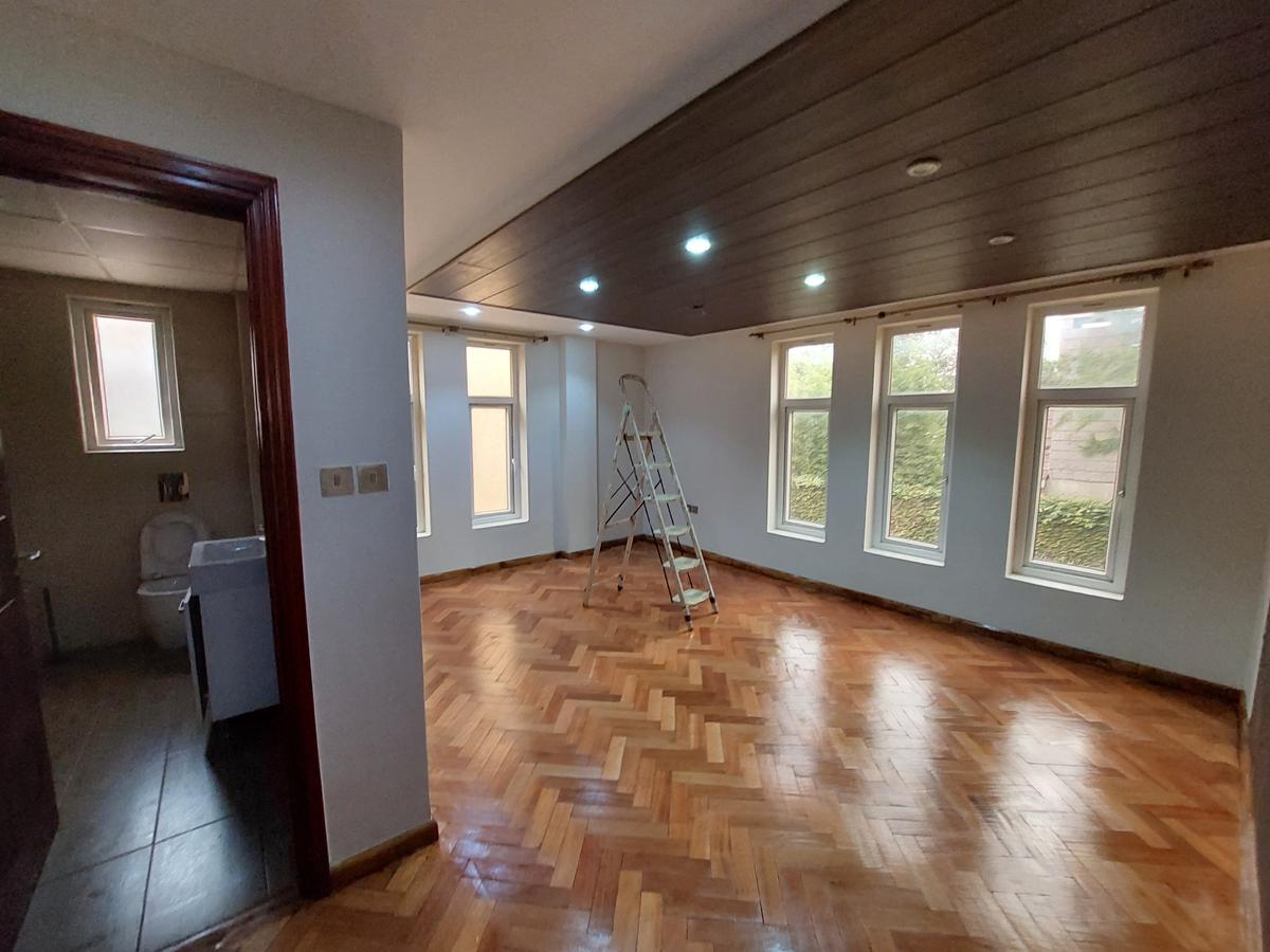 5 Bed Townhouse with En Suite at Convent Drive - 13