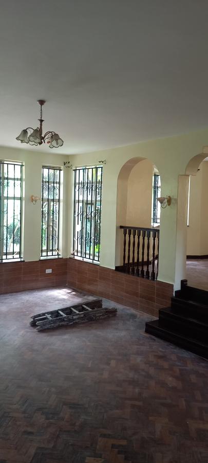 5 Bed Townhouse with En Suite in Lavington - 5