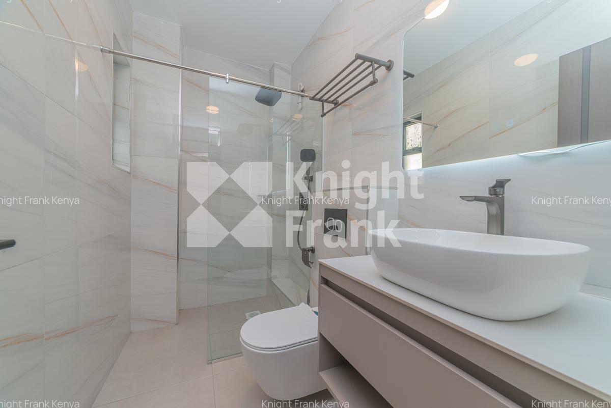 3 Bed Apartment with En Suite at 4Th Parklands Avenue - 12