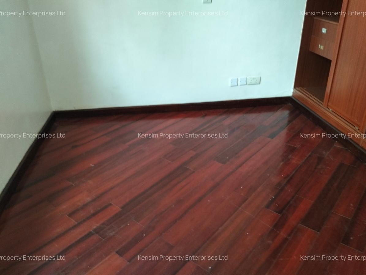 5 Bed Townhouse with En Suite in Lavington - 13