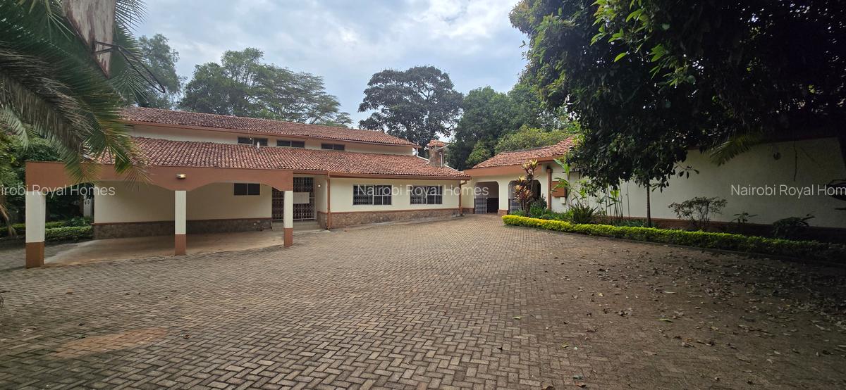 5 Bed House with En Suite at Nyari Redhil Road - 12
