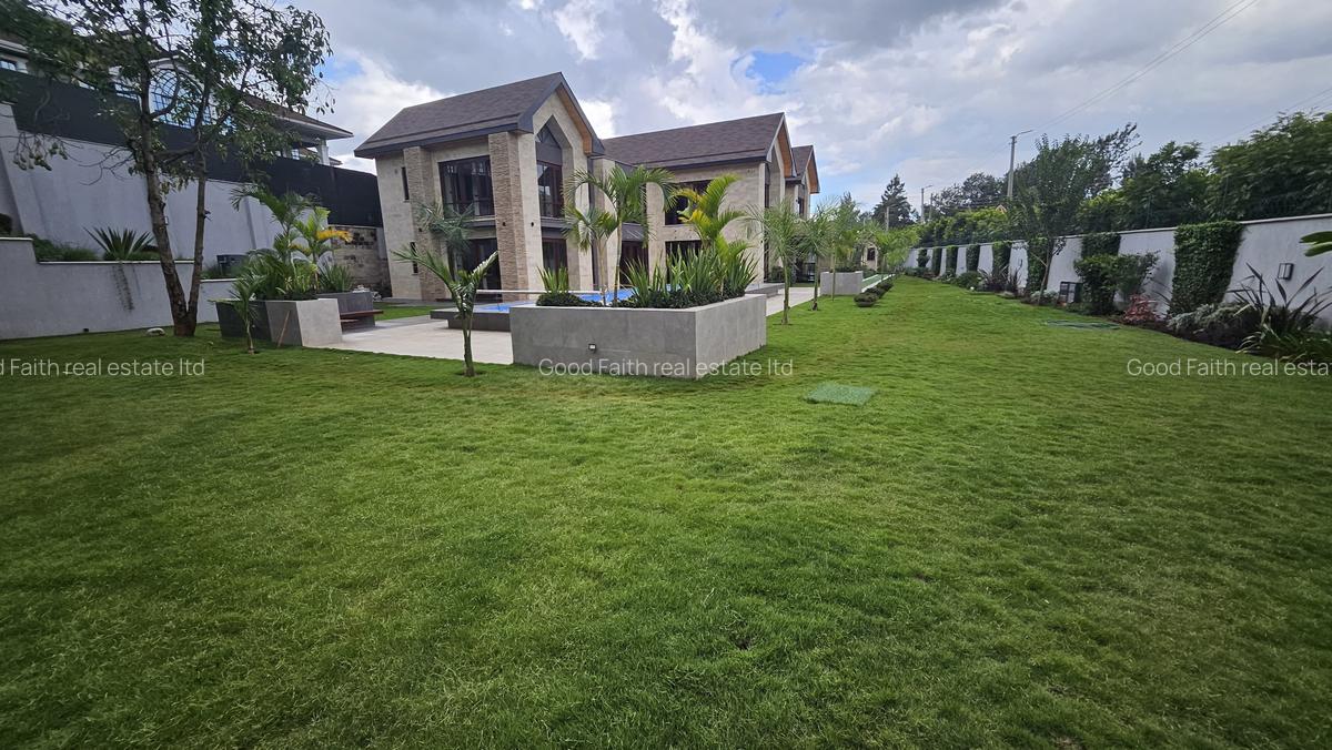 5 Bed House with En Suite in Runda - 2