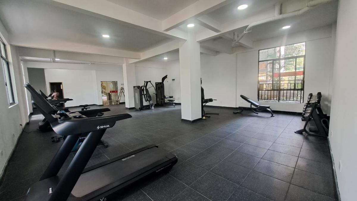 1 Bed Apartment with Gym at Riverside Dr - 12