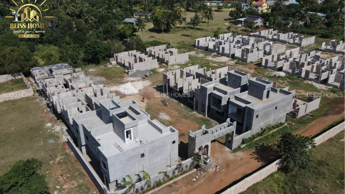 4 Bed Townhouse with En Suite at Mtwapa - 2