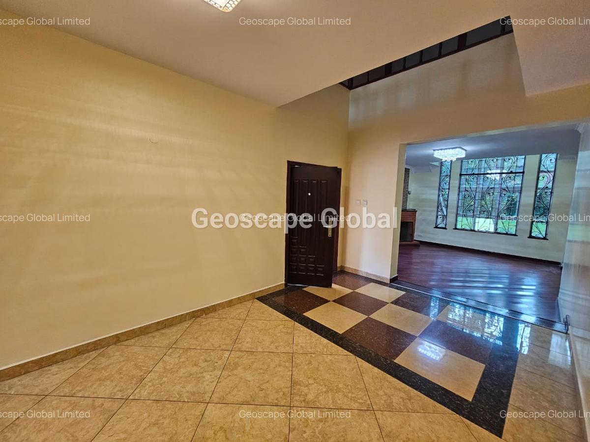 5 Bed House with En Suite in Lavington - 3