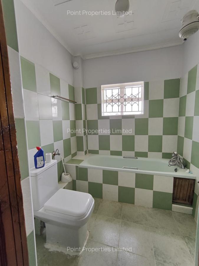 6 Bed House with En Suite in Syokimau - 19