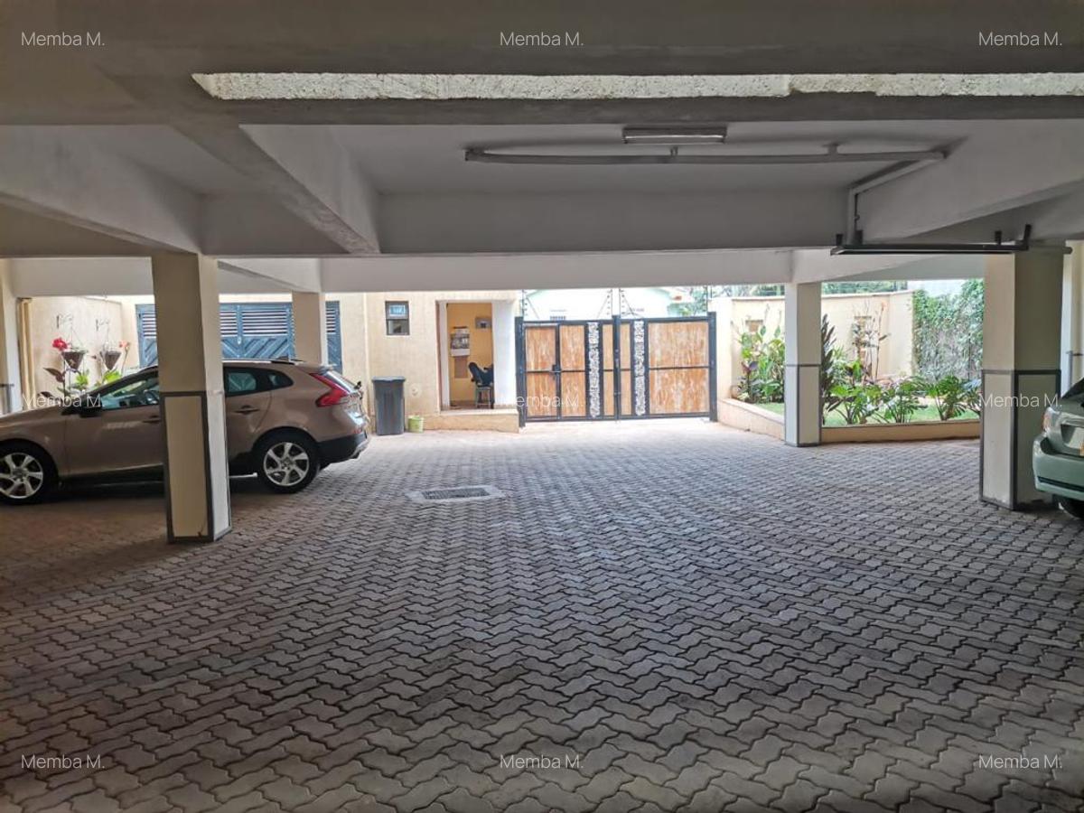 3 Bed Apartment with En Suite in Nyari - 18