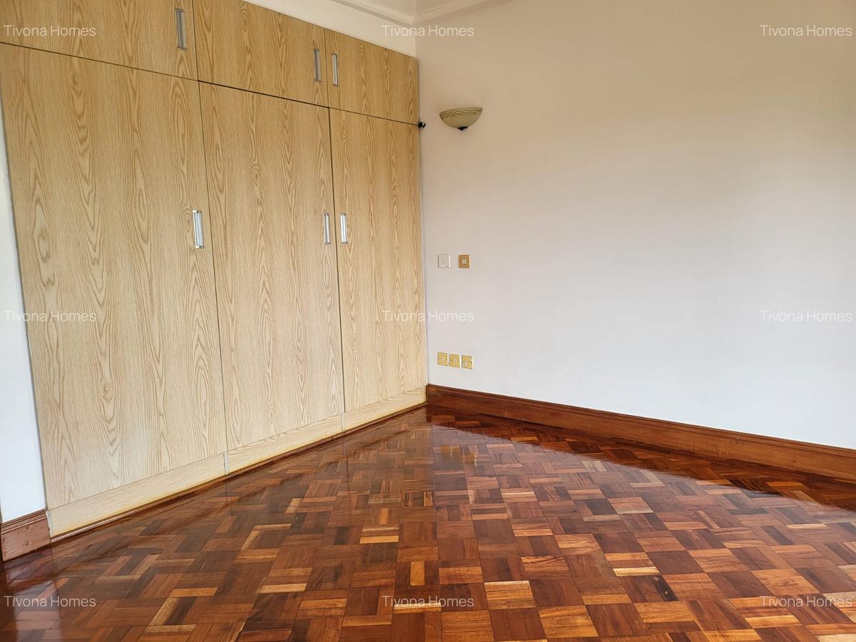 5 Bed Townhouse with Swimming Pool in Runda - 6