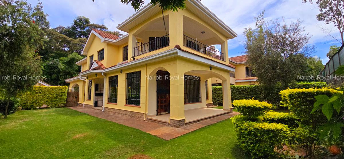 4 Bed Townhouse with En Suite at Lavington Green - 2
