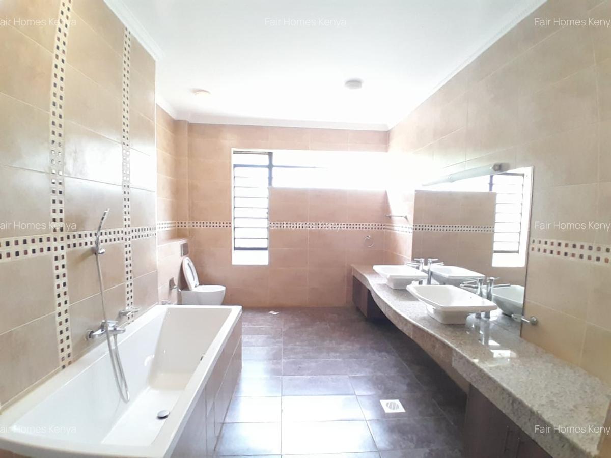 5 Bed Townhouse with En Suite at Convent Drive - 2