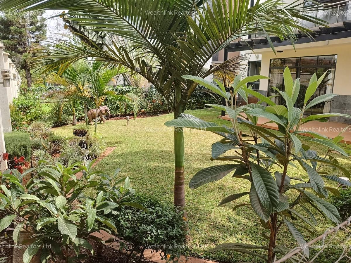 5 Bed Townhouse with En Suite at Lavington - 10