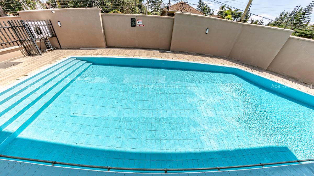 4 Bed Townhouse with En Suite at Lavington - 8