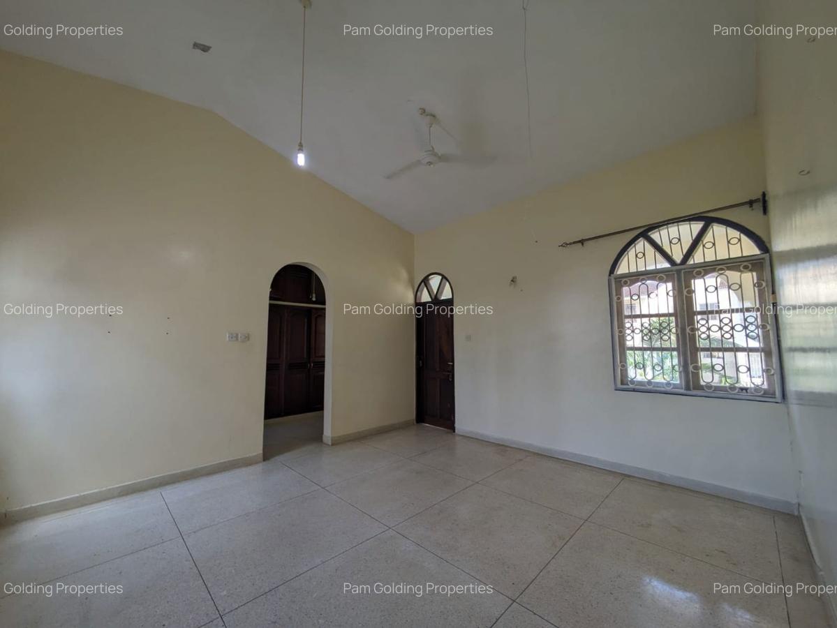 4 Bed Townhouse with En Suite in Nyali Area - 10