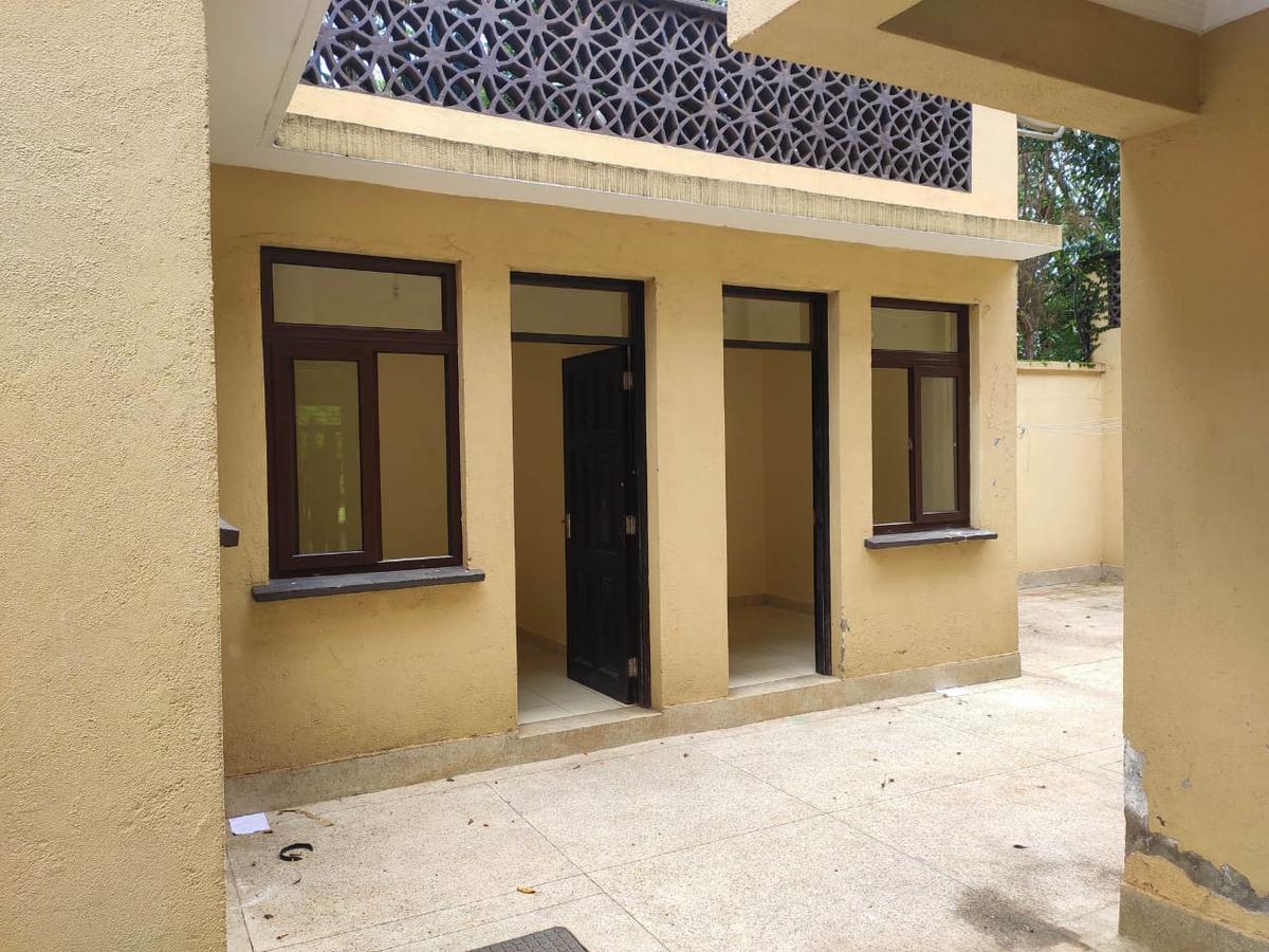 5 Bed Townhouse with En Suite in Lavington - 10